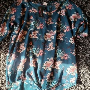 Size medium Discreet shirt